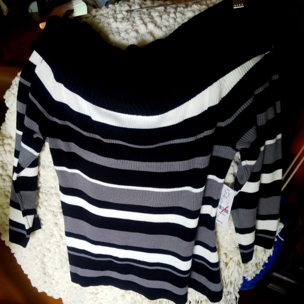 New York & Co Off Shoulder Top